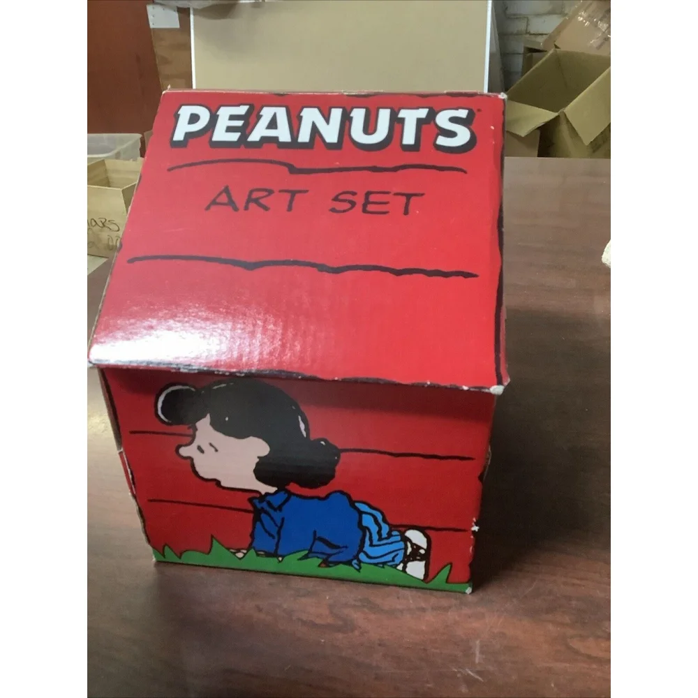Peanuts Art Set Dog House with 3 Drawers